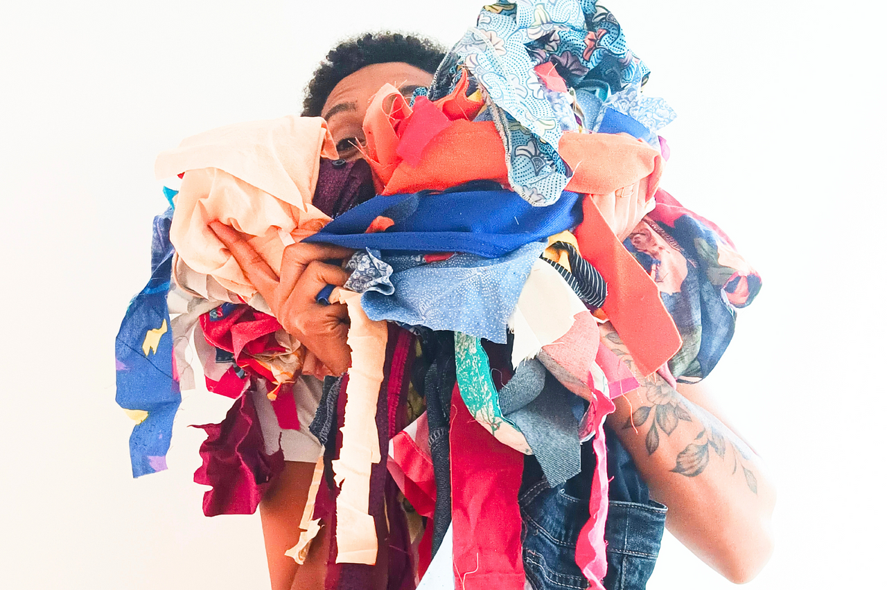 la machine à récup' marque française éco -responsable qui conçoit des accessoires comme la pochette en tissu écoresponsable