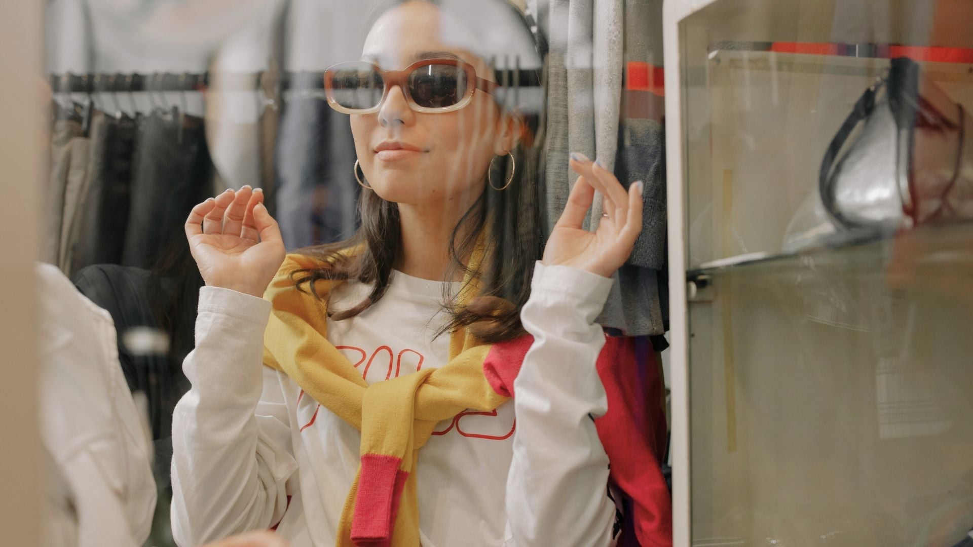 slowfashion : comment accessoiriser ses tenues pour rester stylé tout en limitant son empreinte écologique