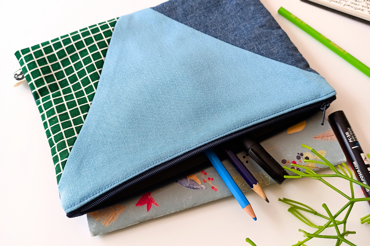 pochette en tissu bleu