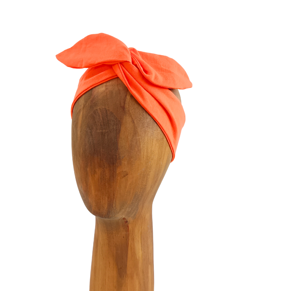 La Machine à récup' propose des accessoires écoresponsables et upcyclés cousus avec la participation d'ateliers de couture solidaires, comme ce bandeau cheveux courts afro