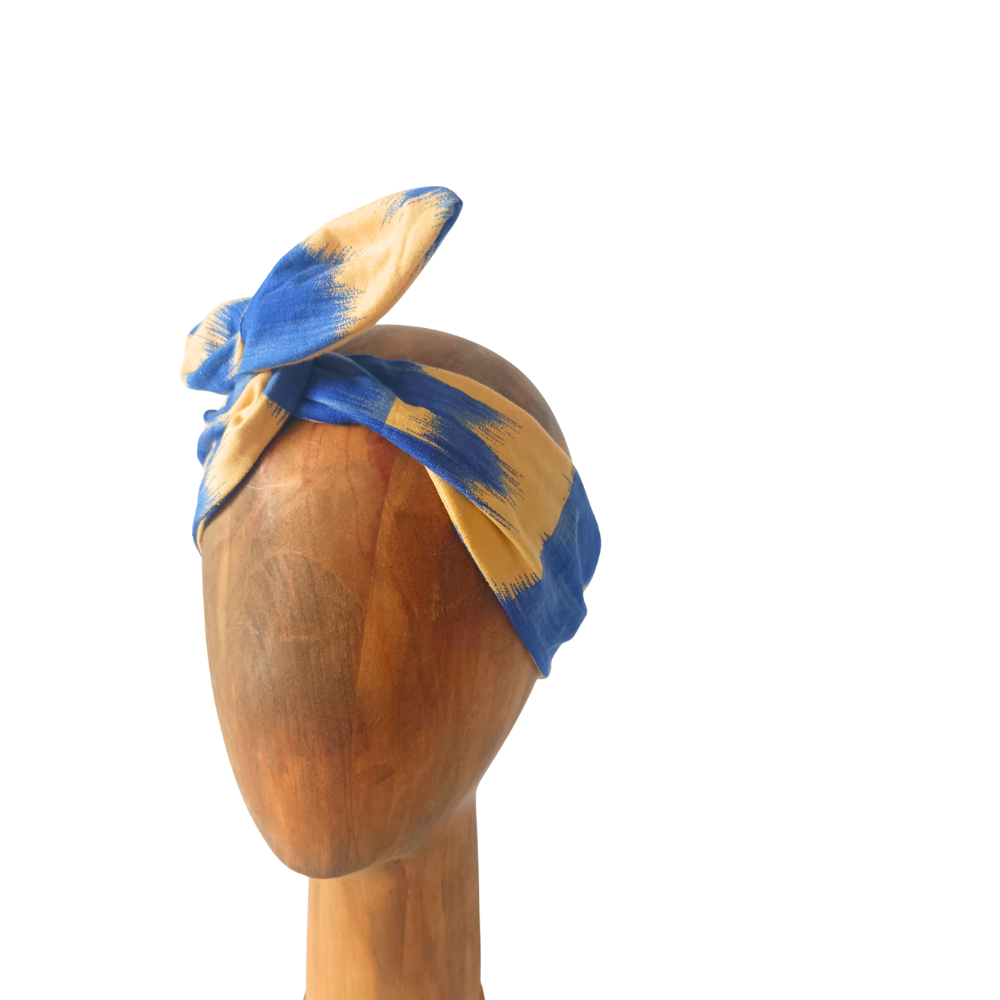 Le bandeau cheveux original pour femme de La Machine à récup' est un accessoire écoresponsable et éthique, taillé dans des tissus issus du réemploi  et cousu avec la participation d'ateliers de couture solidaires.