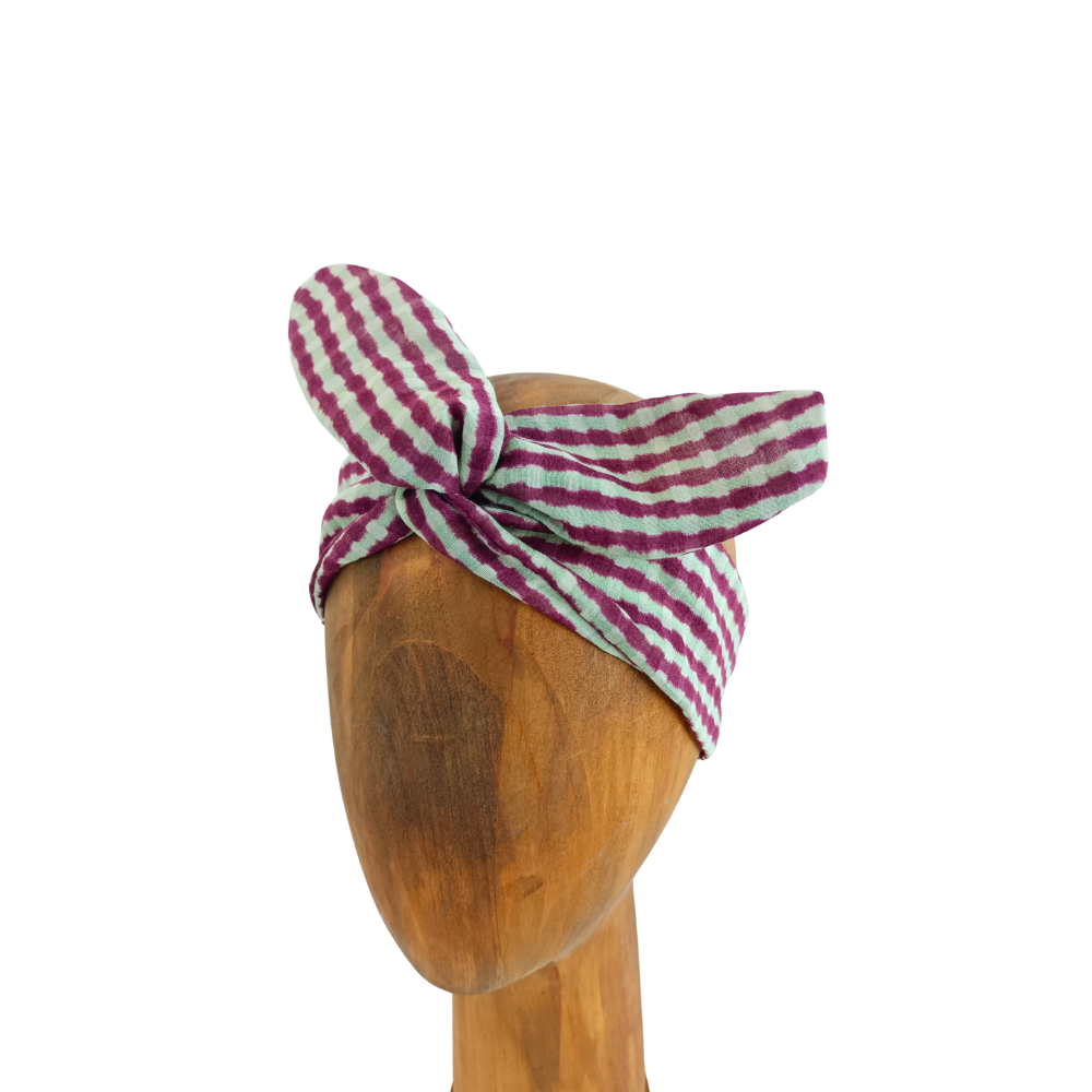 La Machine à récup' propose des accessoires écoresponsables et upcyclés cousus avec la participation d'ateliers de couture solidaires, comme ce bandeau cheveux vintage femme