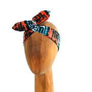 Le bandeau de cheveux de la Machine à récup' est un accessoire écoresponsable et éthique, taillé dans des tissus issus du réemploi  et cousu avec la participation d'ateliers de couture solidaires.