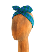 Le bandeau avec fil de fer pour cheveux de la Machine à récup' est un accessoire écoresponsable et éthique, taillé dans des tissus issus du réemploi  et cousu avec la participation d'ateliers de couture solidaires.