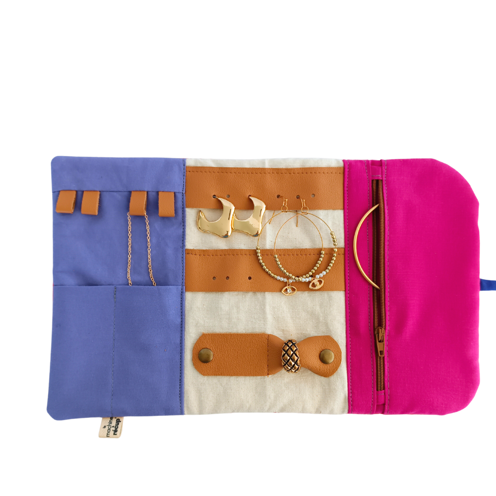 Boîte à bijoux de voyage upcyclée de la marque écoresponsable La Machine à récup qui revalorise des tissus avec la participation d'ateliers solidaires.