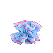 Chouchou bleu de la marque écoresponsable La Machine à récup qui revalorise des tissus avec la participation d'ateliers solidaires.