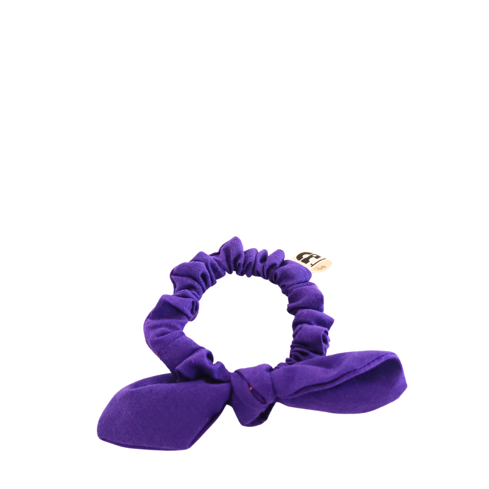 Le chouchou cheveux fait main de la Machine à récup' est un accessoire conçu avec des tissus issus du réemploi et cousu avec la participation d'ateliers de couture solidaires en Sarthe