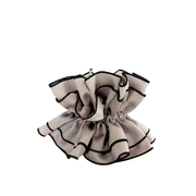 Chouchou gris pour femme de la marque écoresponsable La Machine à récup qui revalorise des tissus avec la participation d'ateliers solidaires.