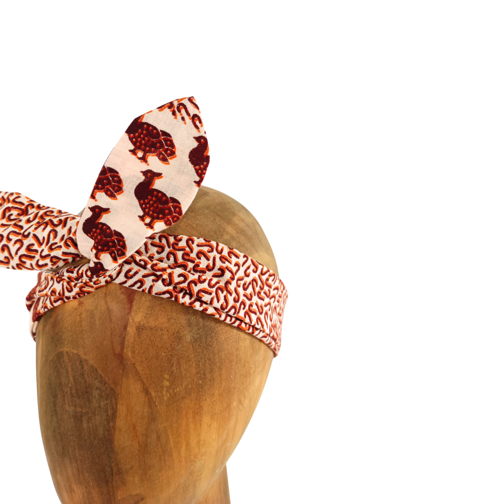 La machine à récup' avec ses accessoires cheveux écoresponsables et éthiques vous propose des idées de coiffure avec un bandeau 