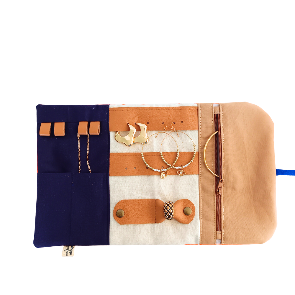 Etui pour bijoux en tissu colorblock de la marque écoresponsable La Machine à récup qui revalorise des tissus avec la participation d'ateliers solidaires.