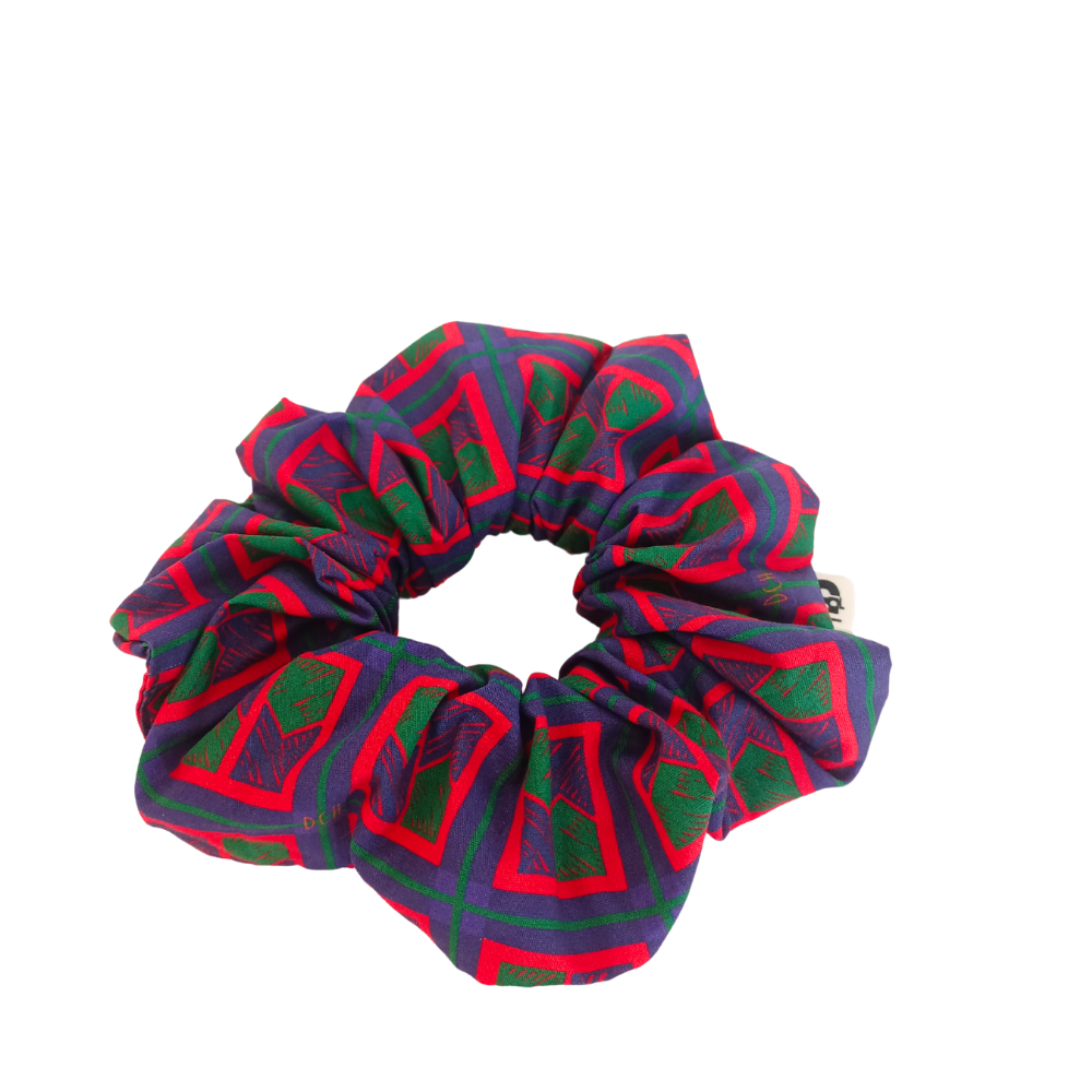 le grand chouchou de la Machine à récup' est un accessoire taillé dans des tissus revalorisés et conçu avec  la participation d'ateliers de couture solidaires