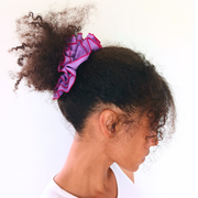 Idées coiffure afro par la marque écoresponsable La Machine à récup qui revalorise des tissus avec la participation d'ateliers solidaires.