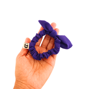 Le nœud pour les cheveux femme de la Machine à récup' est un accessoire conçu avec des tissus issus du réemploi et cousu avec la participation d'ateliers de couture solidaires en Sarthe