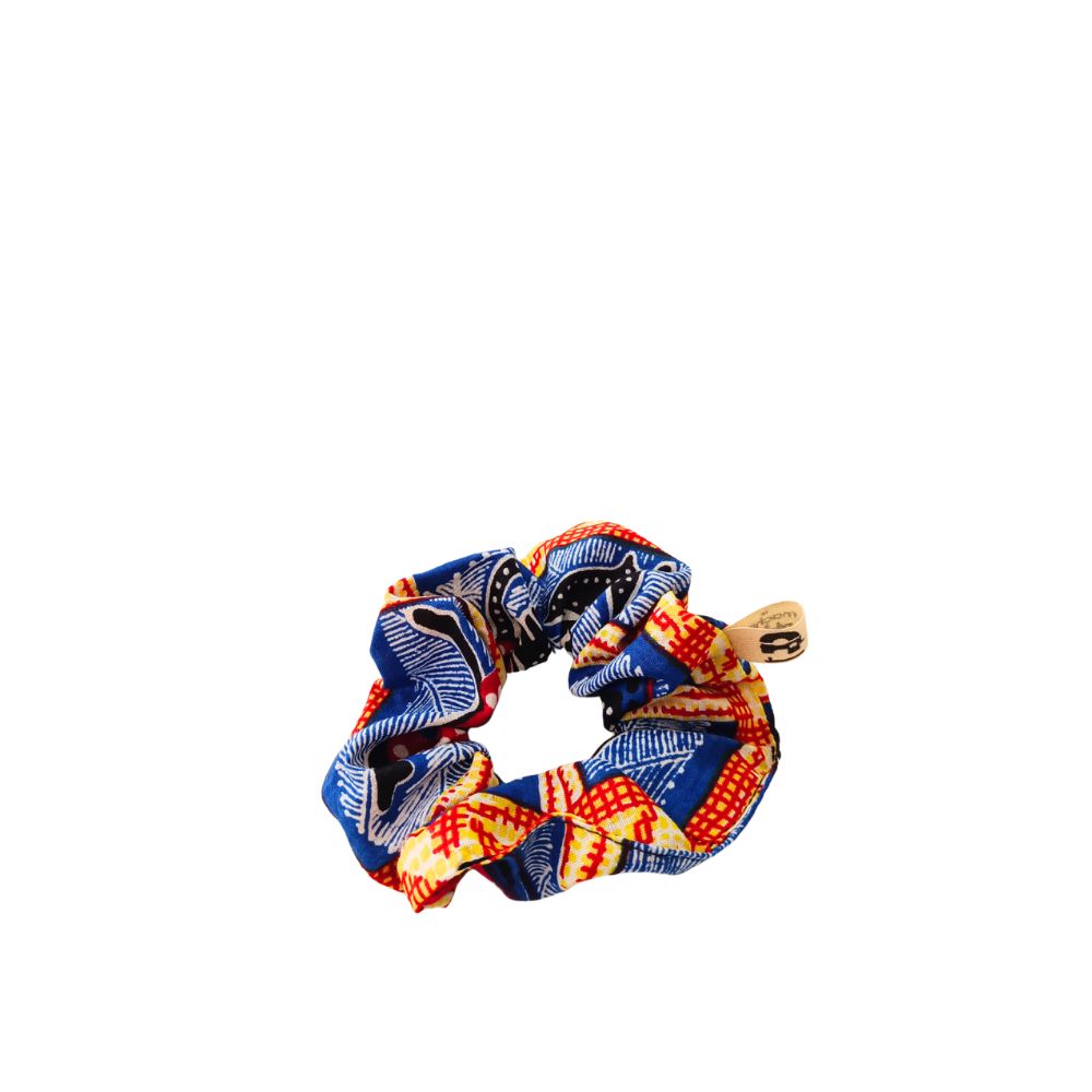 Le petit chouchou made in France de la machine à récup' est un accessoire conçu avec des tissus issus du réemploi et cousu avec la participation d'ateliers de couture solidaires en Sarthe