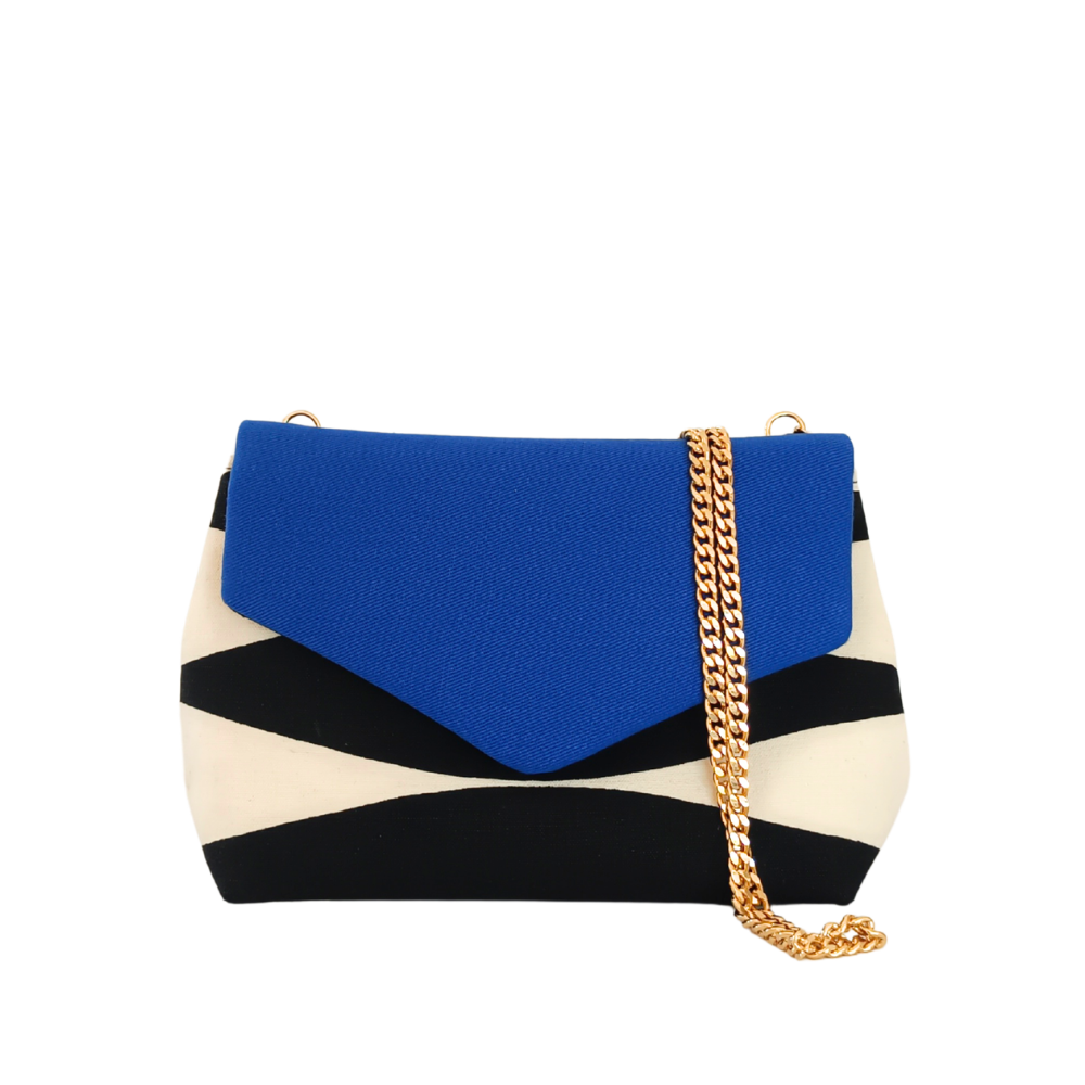 Petit sac de la marque écoresponsable La Machine à récup qui revalorise des tissus avec la participation d'ateliers solidaires.