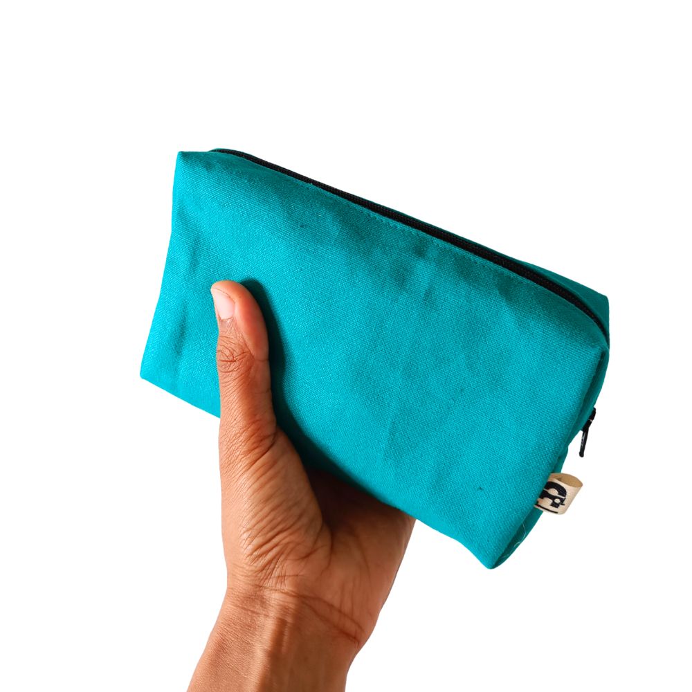 petite pochette pour homme écoconçue par La machine à récup' marque engagée dans le réemploi des textiles avec la participation d'ateliers de couture solidaires