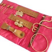 pochette à bijoux écoresponsable pour les bijoux de la marque la Machine à récup', qui revalorise des tissus de de2nde main dans des ateliers de couture solidaires 