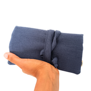 pochette bijoux nomade de La Machine à récup', marque d'upcycling qui revalorise des tissus de 2nde main avec la participation d'ateliers de couture solidaires