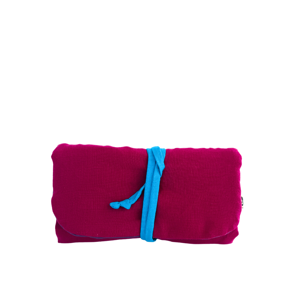 Pochette à bijoux de voyage de la marque écoresponsable La Machine à récup qui revalorise des tissus avec la participation d'ateliers solidaires.