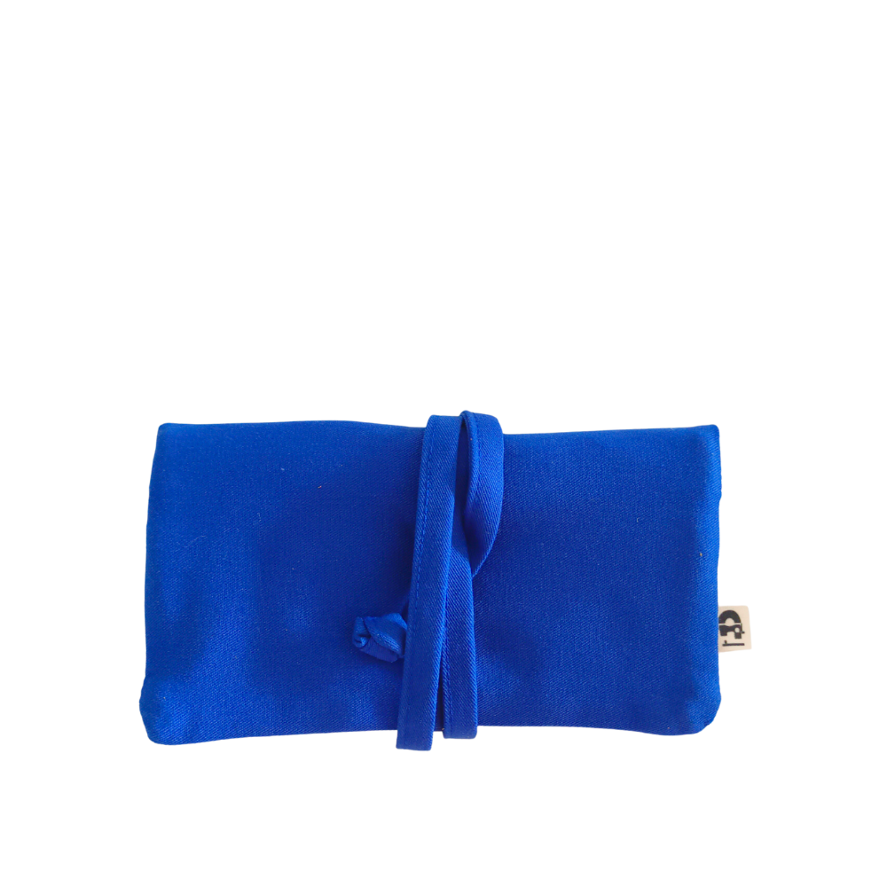 jolie pochette bleue pour ranger les bijoux