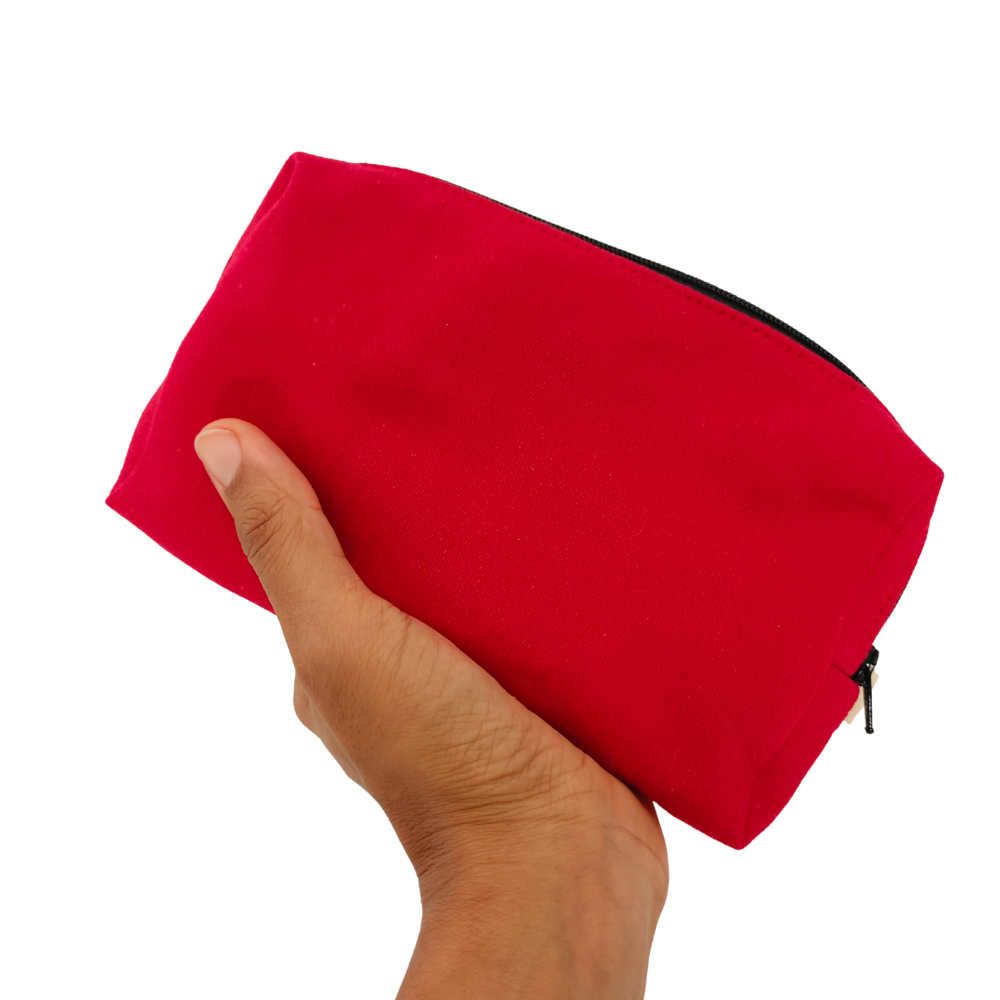 pochette multi poches de La Machine à récup', marque d'upcycling qui revalorise des tissus de 2nde main avec la participation d'ateliers de couture solidaires