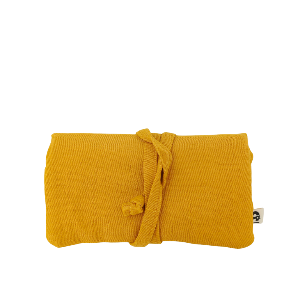 pochette pour les bijoux dans laquelle les bijoux trouvent leur place de façon écoresponsable et éthique 