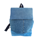 sac à dos en jean  de la Machine à récup' marque française engagée pour réduire l'empreinte écologique de la mode et pour une mode plus solidaire