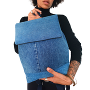 sac à dos made in France en jean  de la Machine à récup' marque engagée pour réduire l'empreinte écologique de la mode et pour une mode plus solidaire