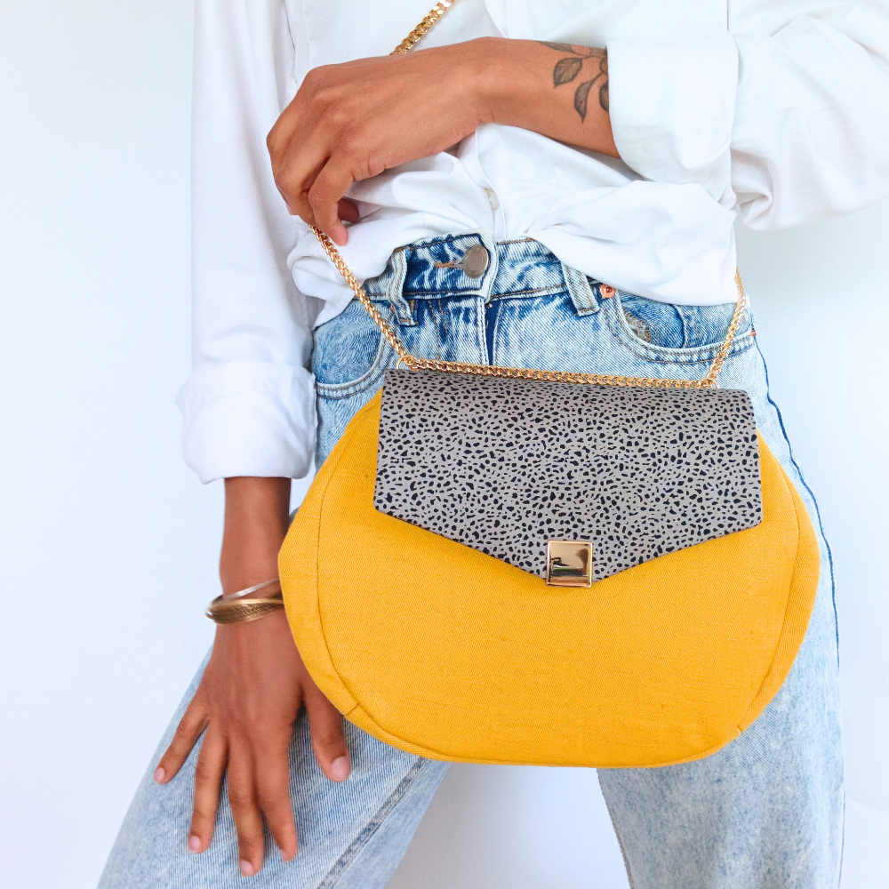 sac à main avec chaîne tendance de la marque écoresponsable La Machine à récup qui revalorise des tissus avec la participation d'ateliers solidaires.