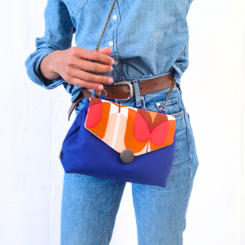 sac à main bandoulière de La Machine à récup', marque d'upcycling qui revalorise des tissus de 2nde main avec la participation d'ateliers de couture solidaires