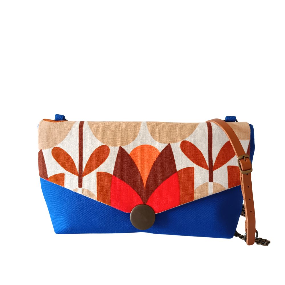 sac bandoulière en tissu de La Machine à récup', marque d'upcycling qui revalorise des tissus de 2nde main avec la participation d'ateliers de couture solidaires