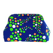 Sac à main coloré de la marque écoresponsable La Machine à récup qui revalorise des tissus avec la participation d'ateliers solidaires.