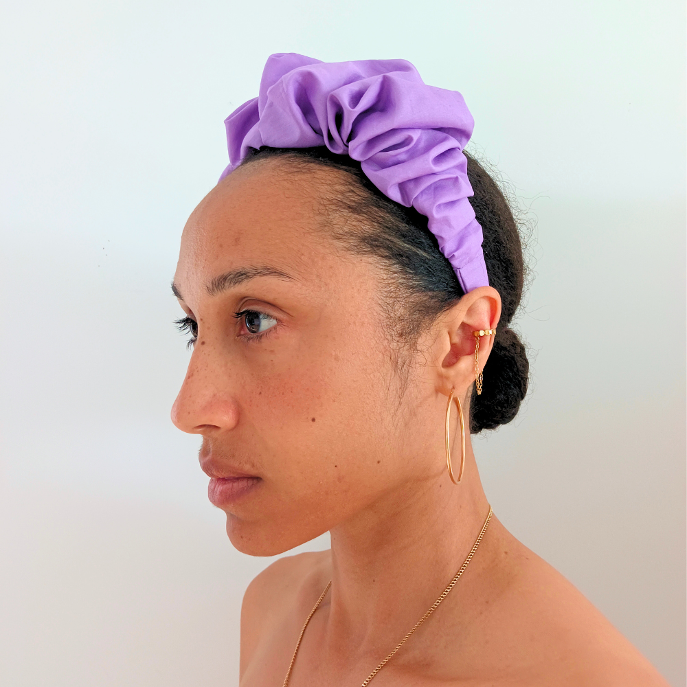 Serre tête bouffant de la marque écoresponsable La Machine à récup qui revalorise des tissus avec la participation d'ateliers solidaires.