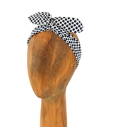 Le turban avec fil de fer de la Machine à récup' est un accessoire écoresponsable et éthique, taillé dans des tissus issus du réemploi  et cousu avec la participation d'ateliers de couture solidaires.