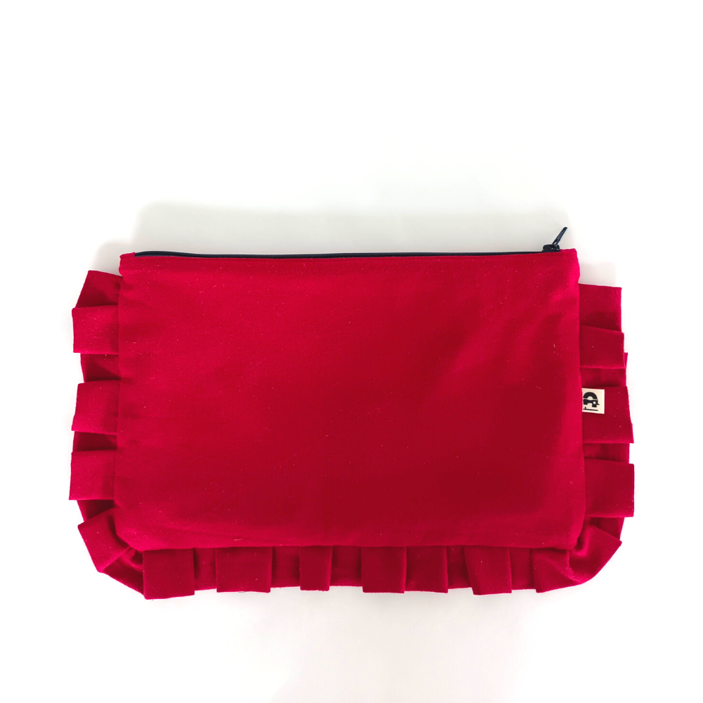 accessoire upcyclé coloré, pochette de rangement, maxi trousse plate upcyclée , trousse upcyclée, accessoire écoresponsable, sac surcyclé, accessoire upcyclé, accessoire mode, production upcycling, fabriquée en France avec des tissus issus du réemploi, pochette upcyclée colorée, pochette de rangement, trousse de rangement , trousse upcyclée, pochette issue de tissus revalorisés